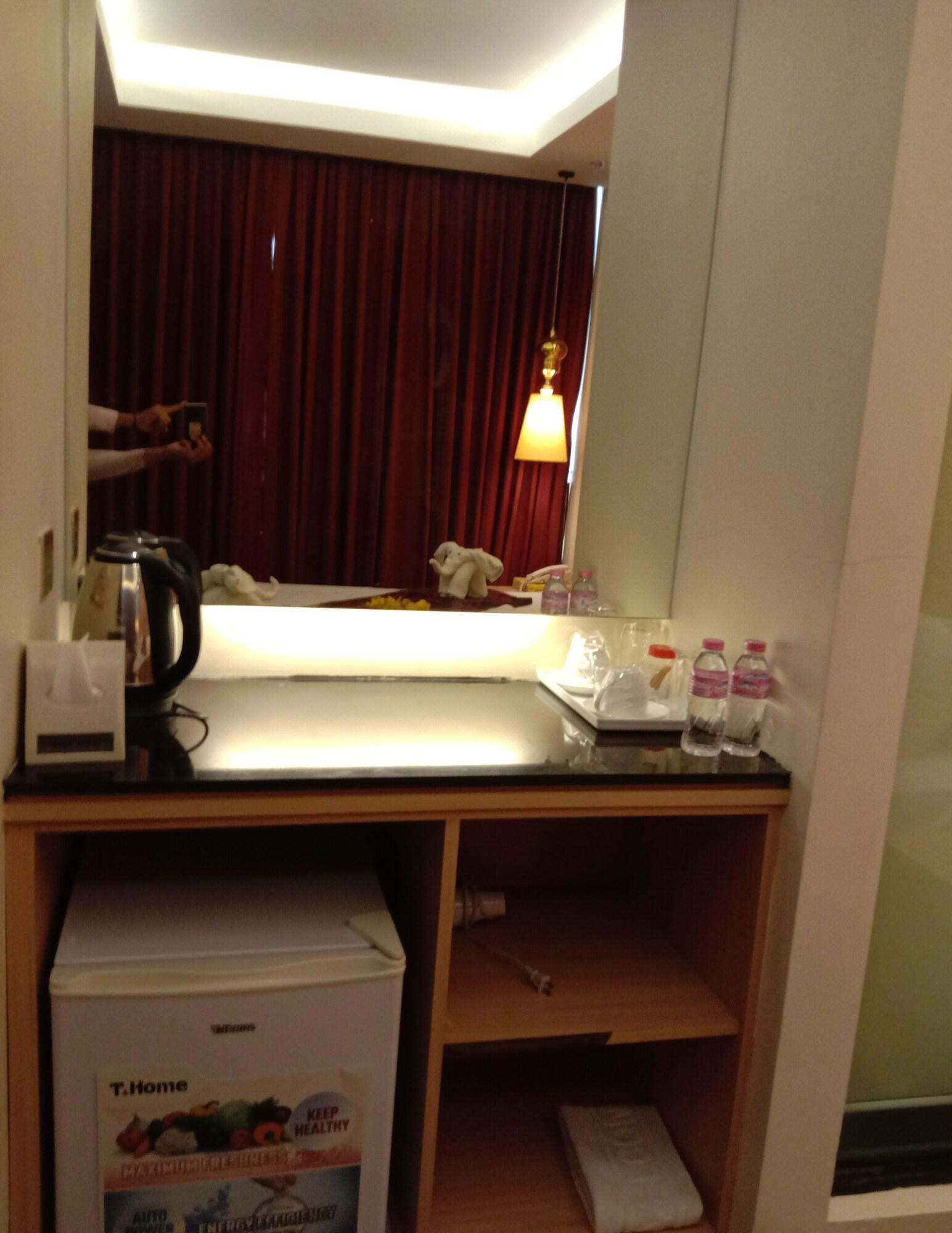 Shwe Pyi San Yar Hotel Yangon Exteriör bild
