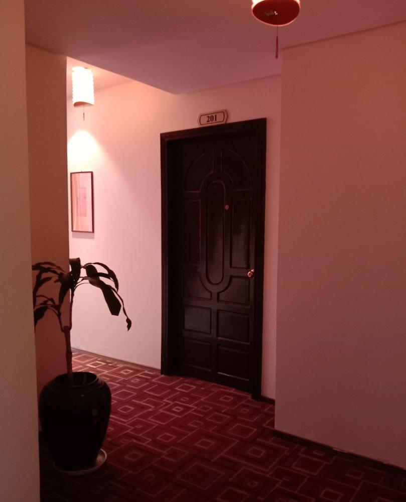 Shwe Pyi San Yar Hotel Yangon Exteriör bild