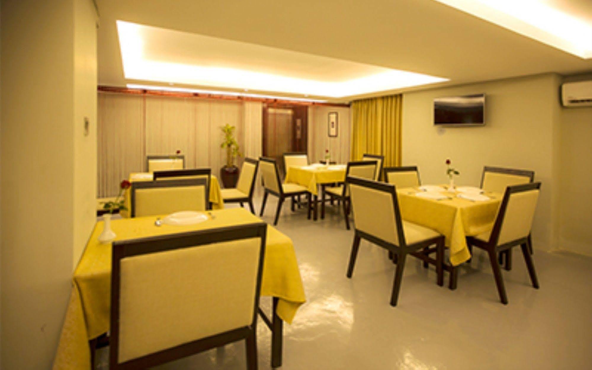 Shwe Pyi San Yar Hotel Yangon Exteriör bild