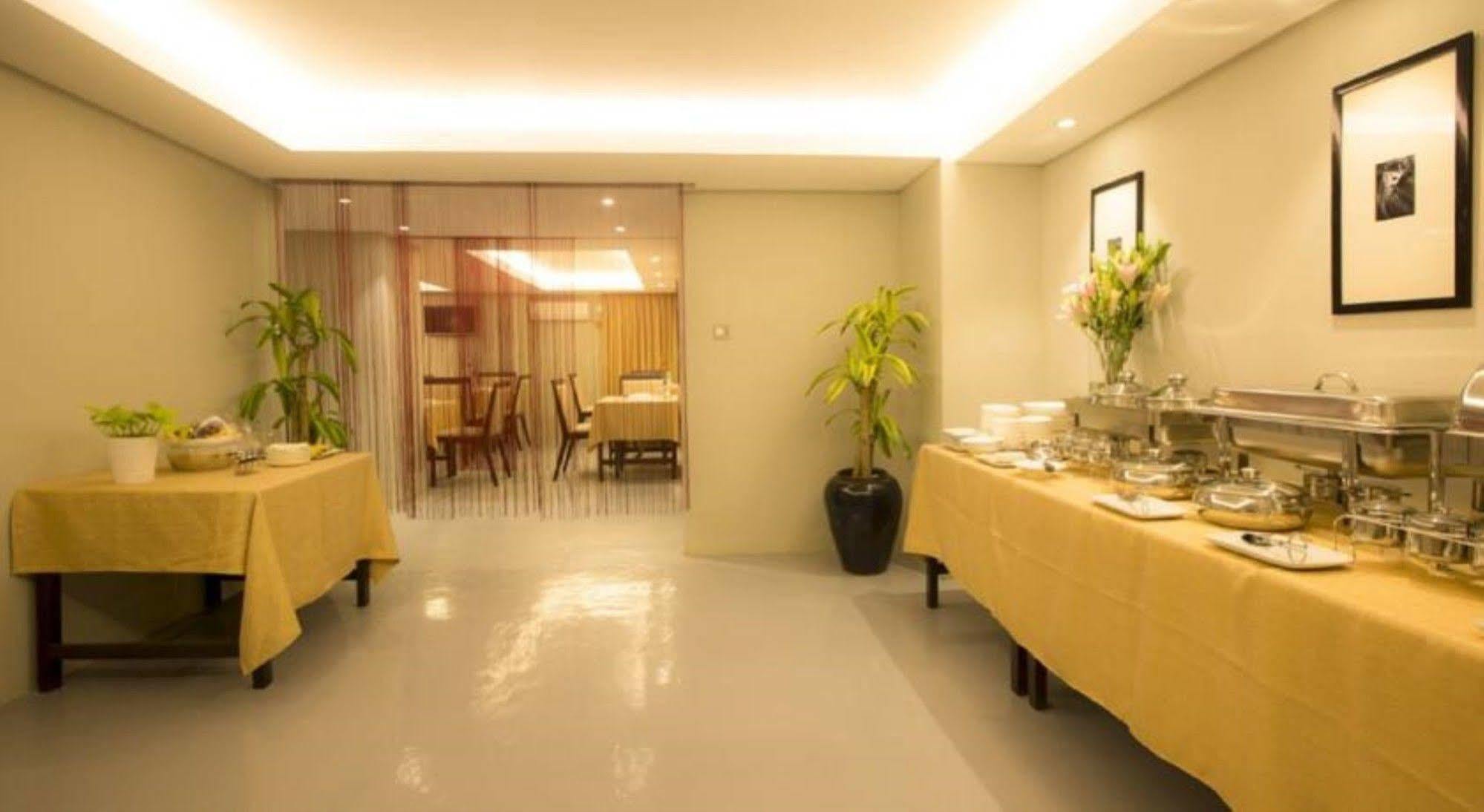 Shwe Pyi San Yar Hotel Yangon Exteriör bild