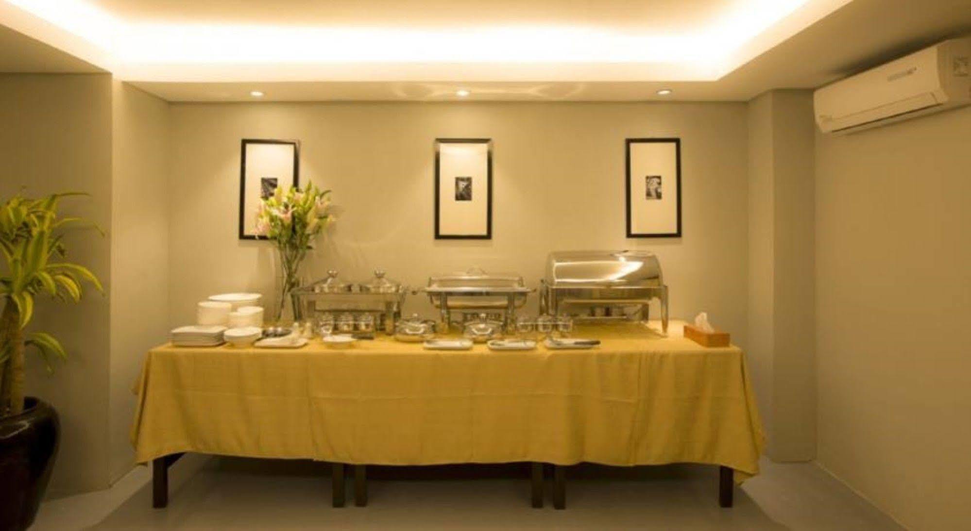 Shwe Pyi San Yar Hotel Yangon Exteriör bild